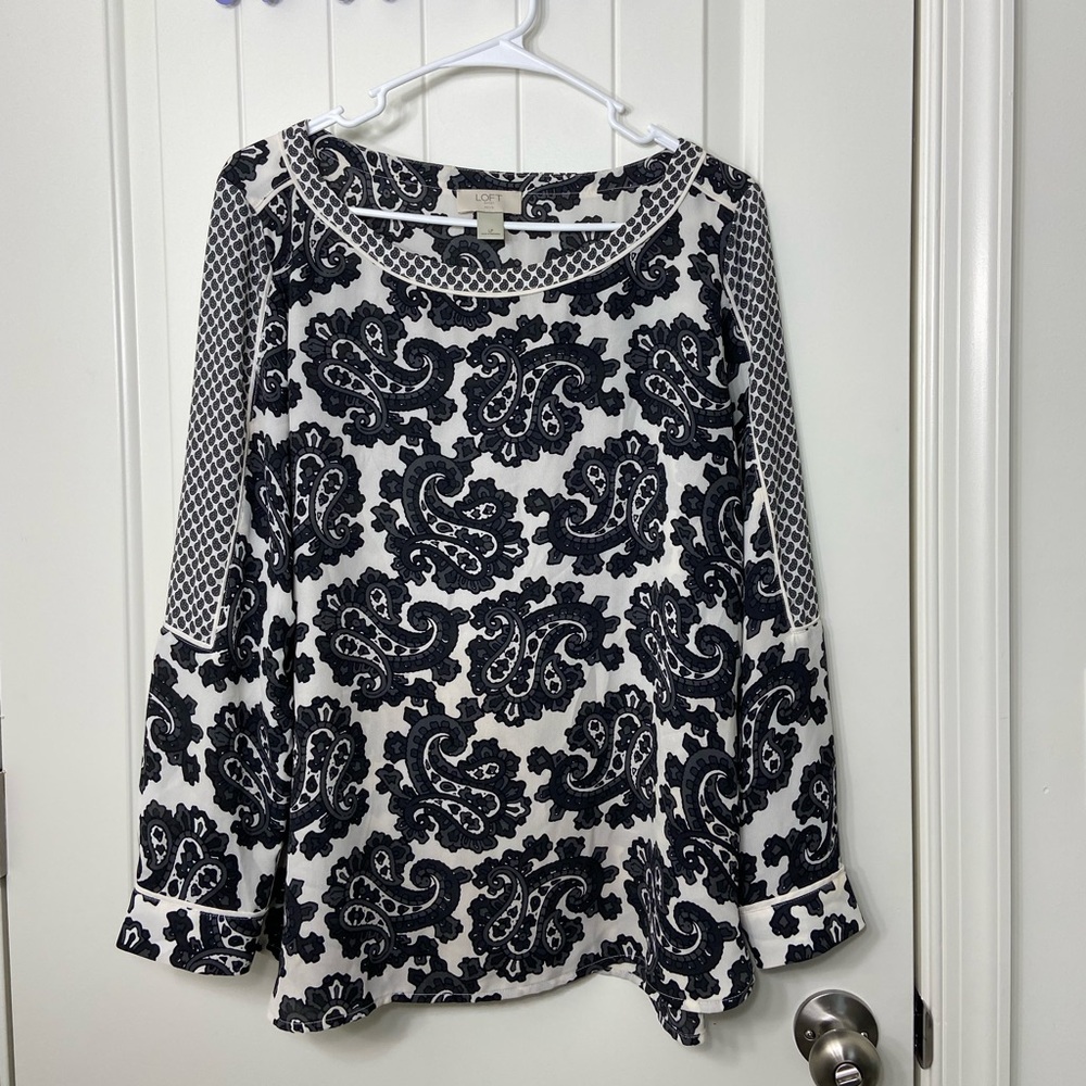 EUC LOFT women’s black gray cream paisley print elastic cuff loose fit blouse LP